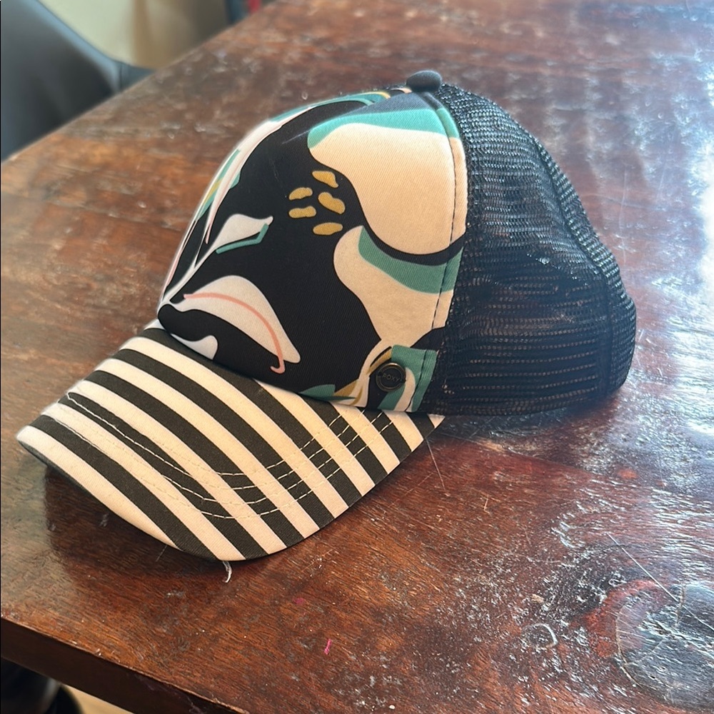 Fox Black and White Patterned Trucker Hat